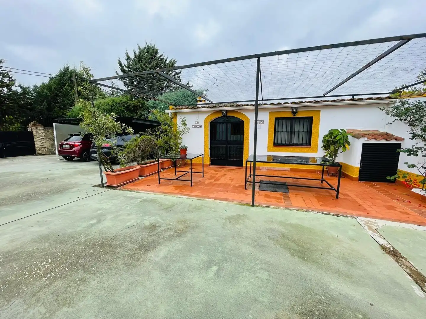 Vista exterior de Casa o chalet en venta en Casar de Cáceres con Aire acondicionado, Jardín privado y Terraza