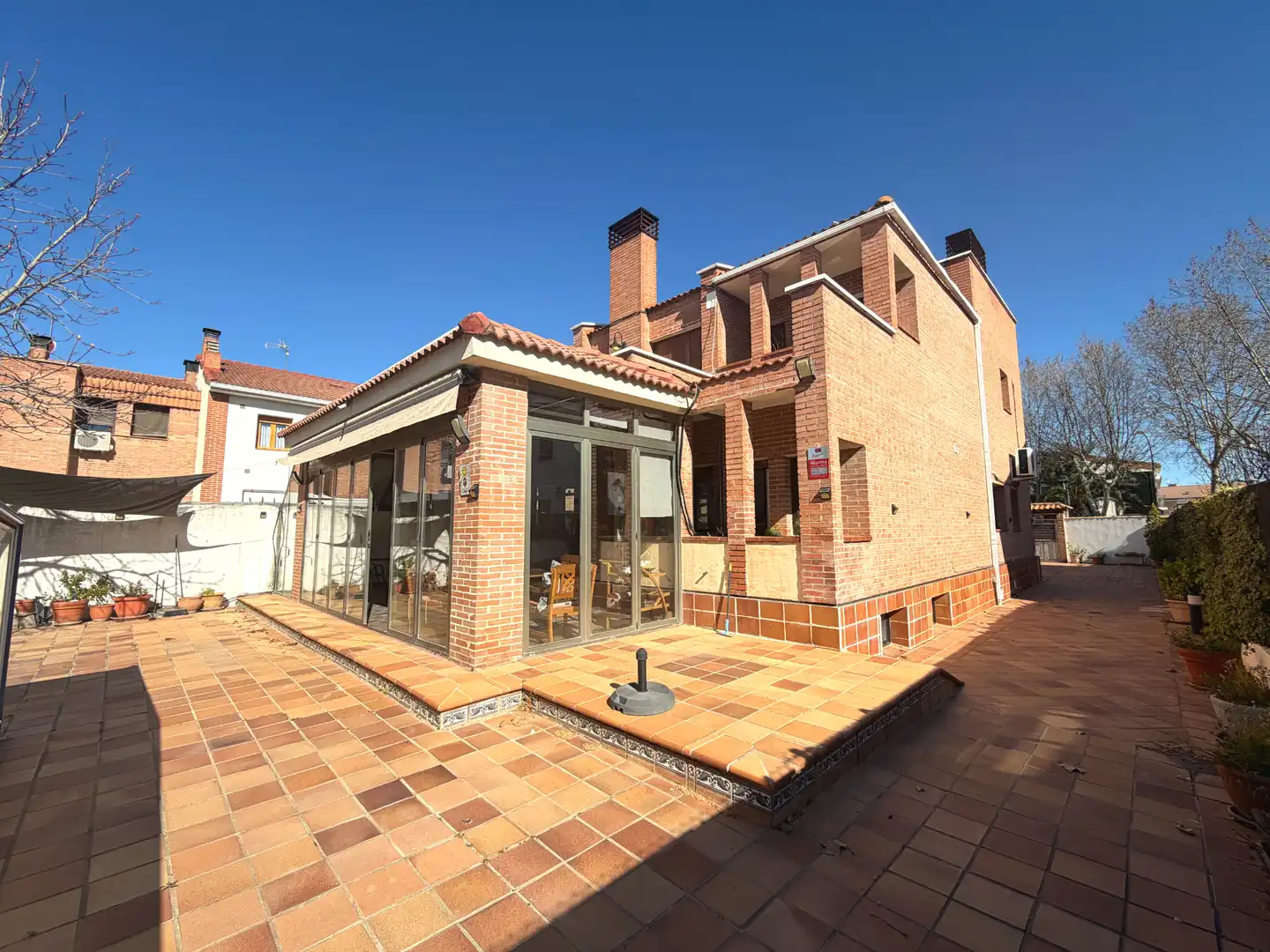 Außenansicht von Haus oder Chalet zum Verkauf in Azuqueca de Henares mit Klimaanlage, Privatgarten und Abstellraum