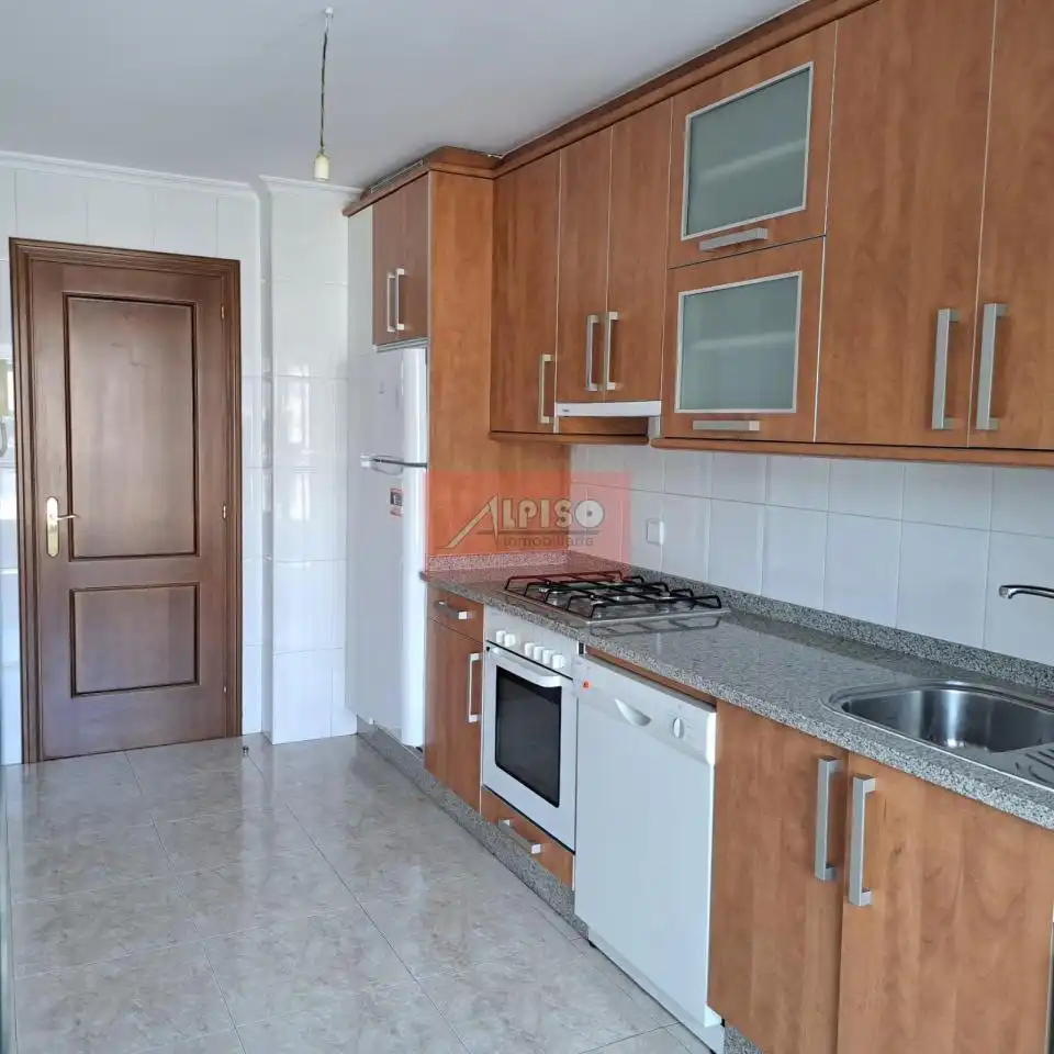 Cocina de Dúplex en venta en Ourense Capital  con Calefacción y Parquet