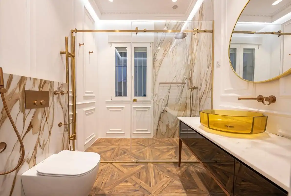 Badezimmer von Erdgeschoss zur Miete in Madrid mit Klimaanlage, Heizung und Terrasse