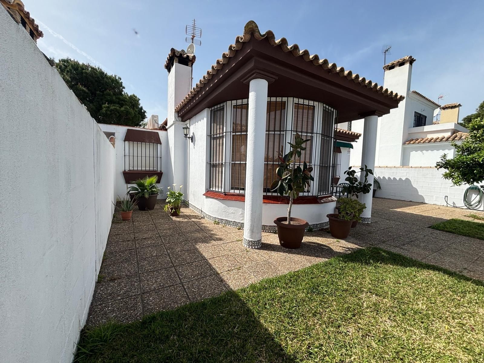 Garden of House or chalet for sale in Chiclana de la Frontera  with Air Conditioner, Heating and Private garden