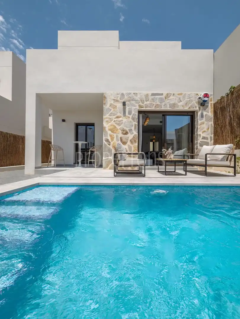 Swimming pool of Houses for sale in Orihuela