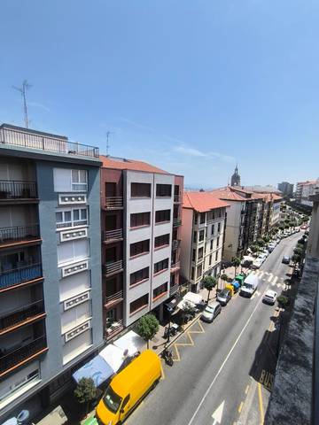 Piso en Venta en Calle General Castaños Kalea en Centro