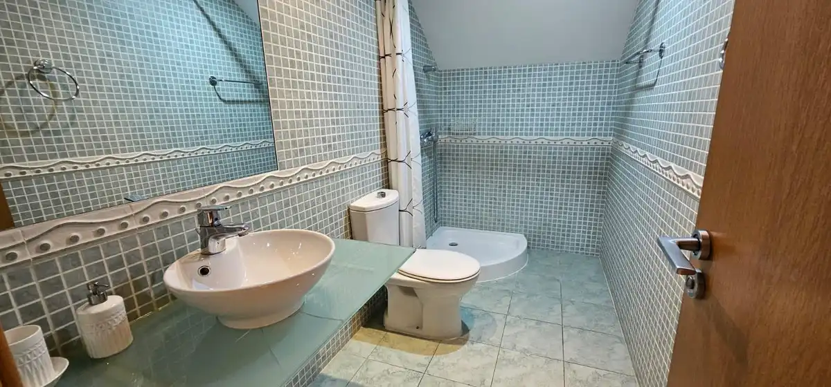 Bathroom of Attic for sale in Benalmádena  with Air Conditioner, Heating and Furnished
