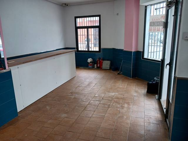 Local comercial en Alquiler en Calle Progreso en El Perchel