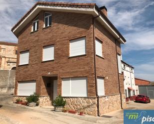 Vista exterior de Casa o xalet en venda en Villaco amb Calefacció, Terrassa i Traster