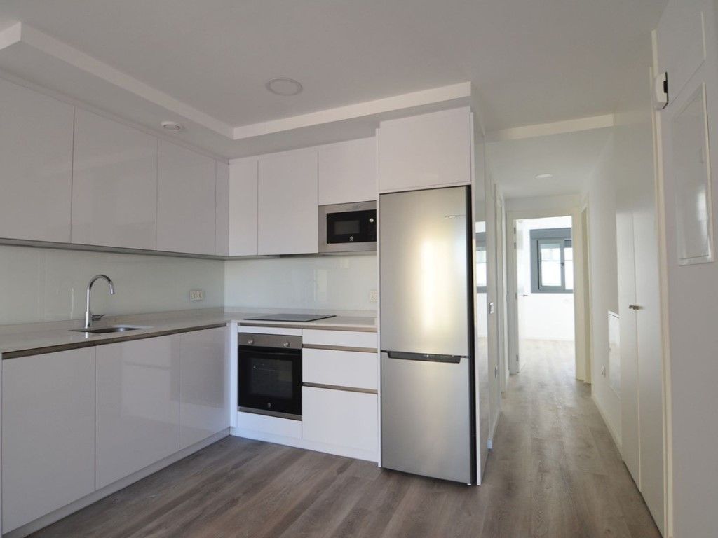 Cocina de Piso en venta en Fuengirola con Aire acondicionado, Terraza y Microondas