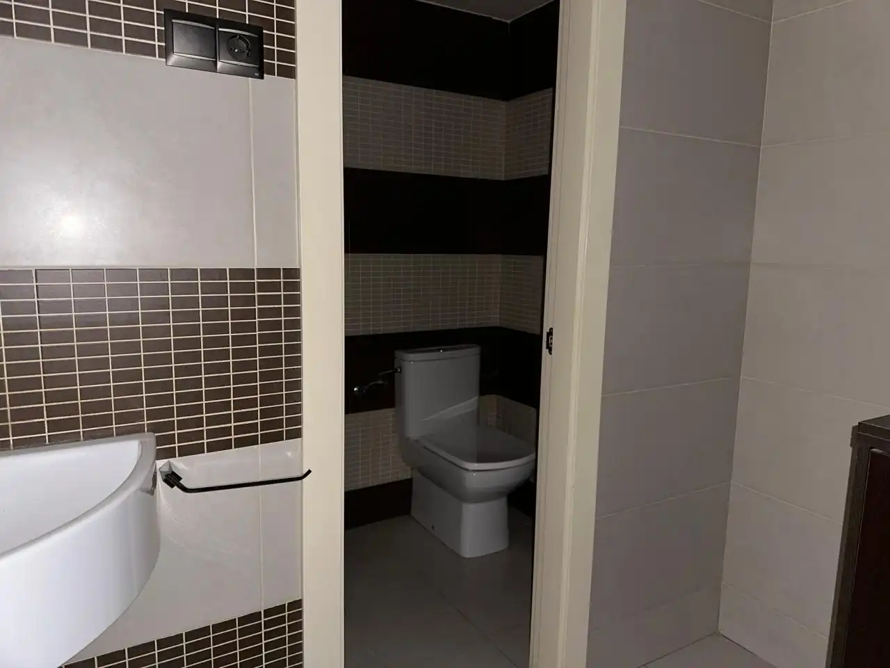 Baño de Oficina en venta en León Capital  con Calefacción y Terraza