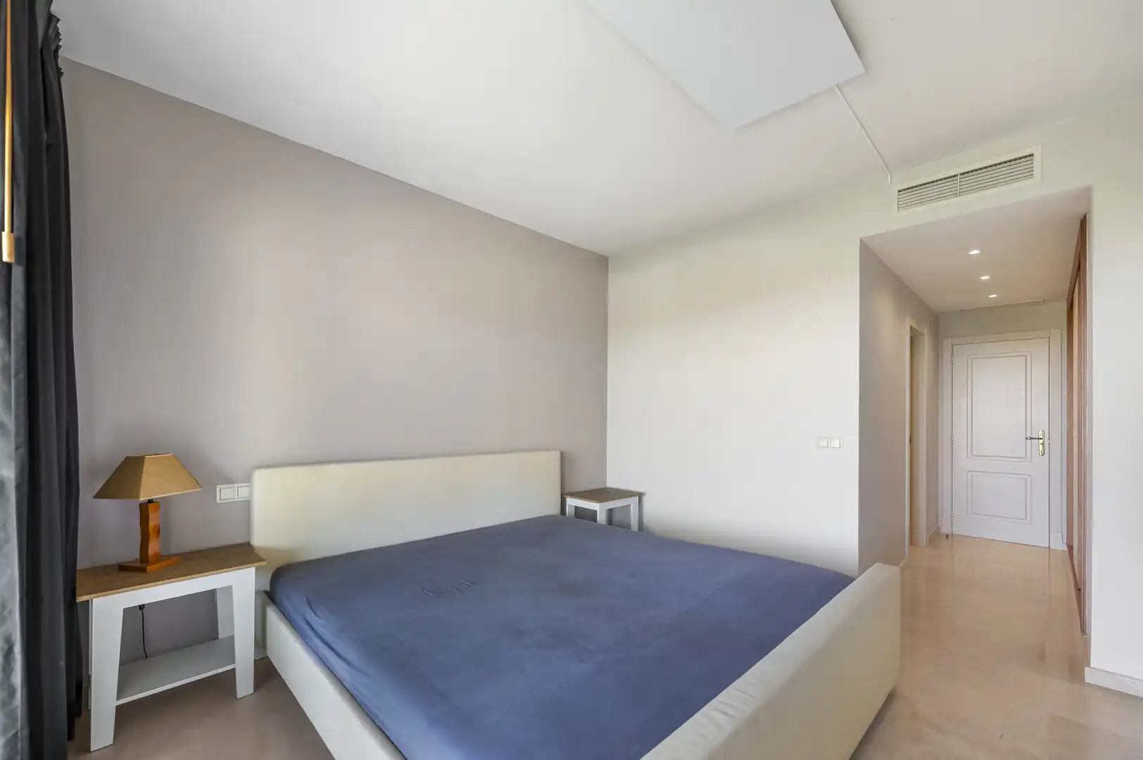 Bedroom of Apartments for sale in Benahavís  with Air Conditioner, Terrace and Storage room