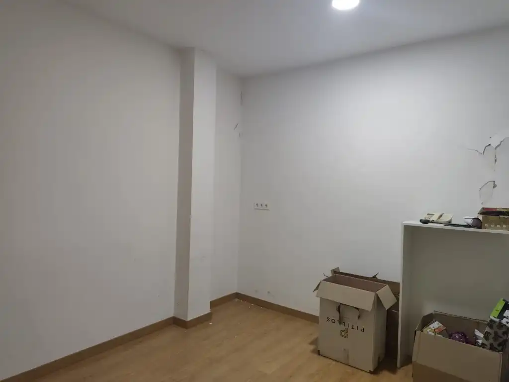 Commercial properties for rent in Plaza Fontiveros, Barrio de Zaidín