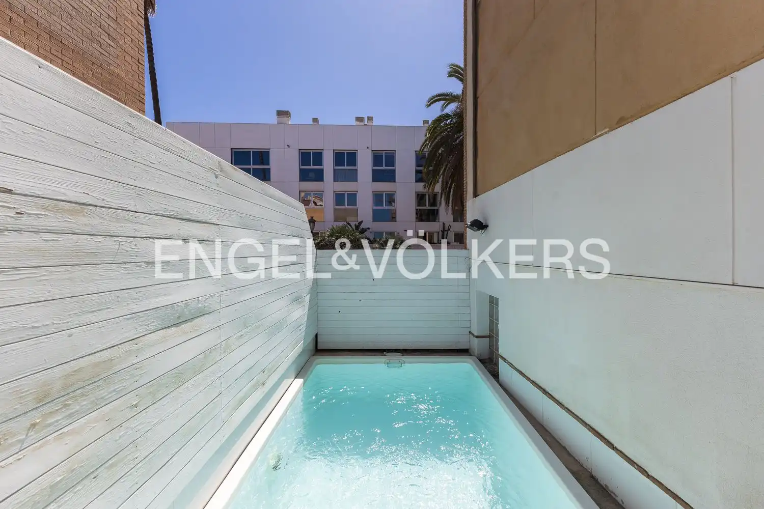 Piscina de Piso en venta en Valencia con Aire acondicionado, Calefacción y Jardín privado