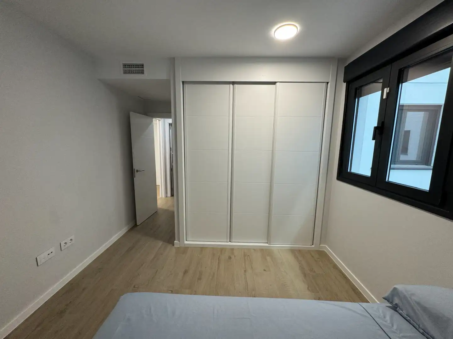 Schlafzimmer von Wohnung zur Miete in Málaga mit Klimaanlage, Terrasse und Abstellraum