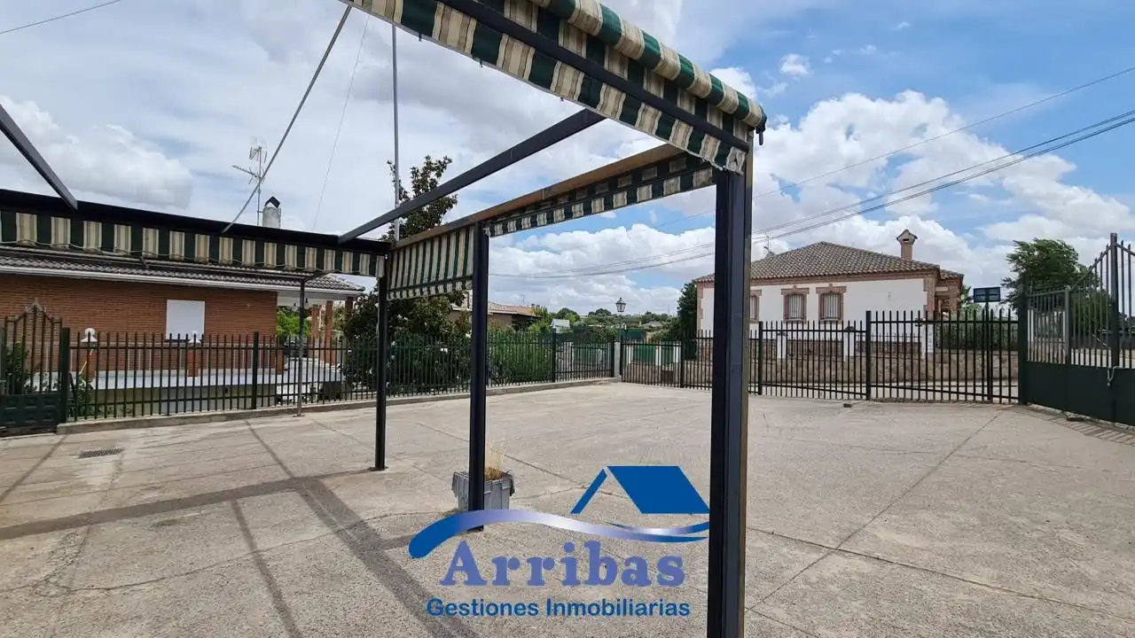 Vista exterior de Local en venta en Hormigos con Aire acondicionado y Calefacción
