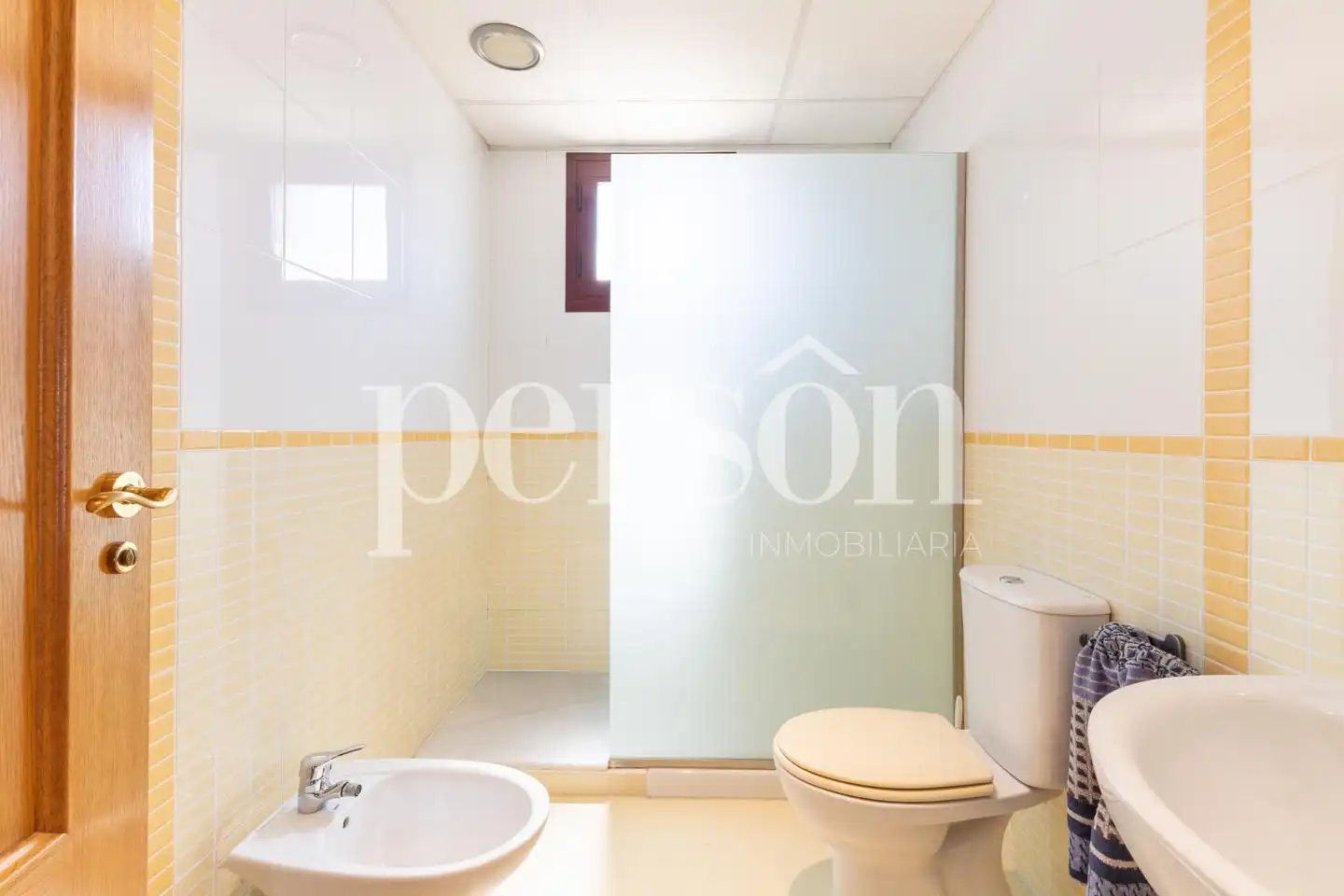 Badezimmer von Maisonette zur Miete in Manises mit Klimaanlage, Terrasse und Möbliert