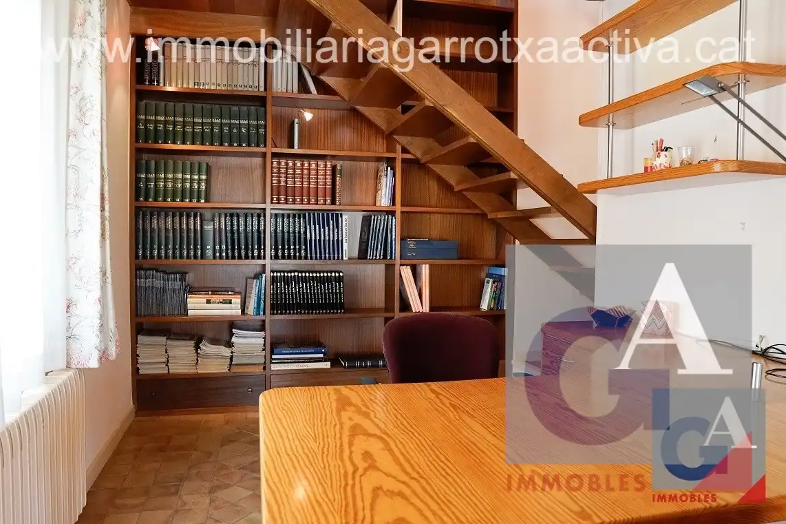 Casa rústica amb terrassa en venda a Sant Joan Les Fonts, imagen 14