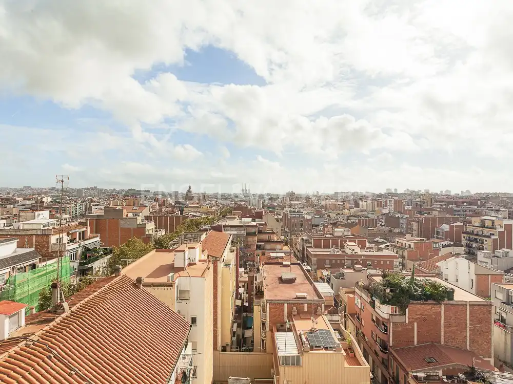 Außenansicht von Dachboden zum Verkauf in Barcelona mit Klimaanlage, Heizung und Terrasse