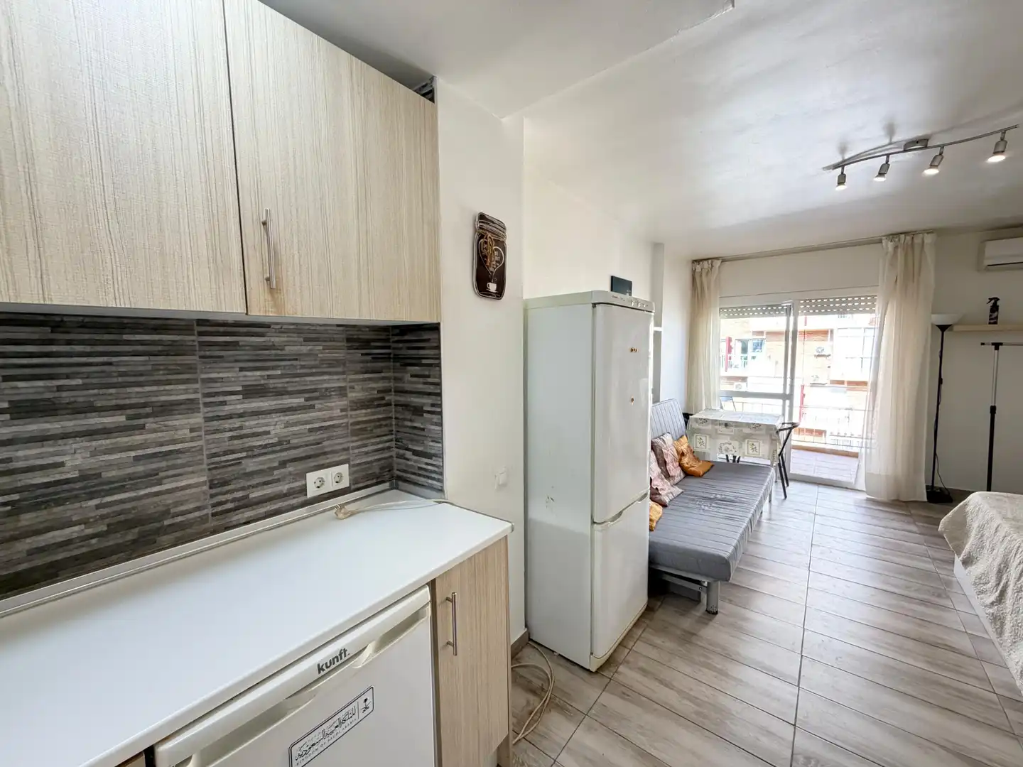 Küche von Wohnung zum Verkauf in Benalmádena mit Klimaanlage, Terrasse und Möbliert