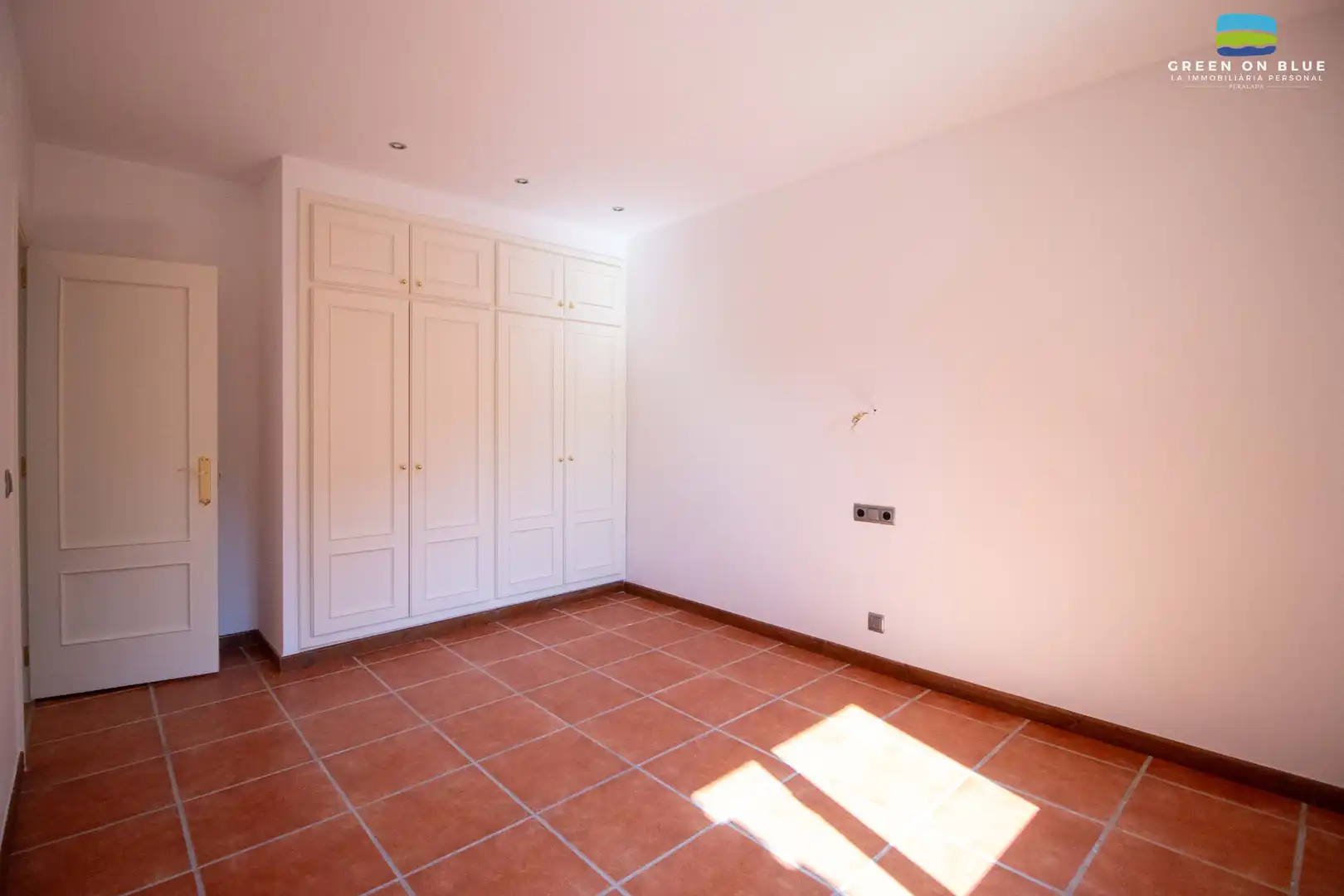 Habitación de Casa o chalet en venta en Peralada con Aire acondicionado, Calefacción y Jardín privado