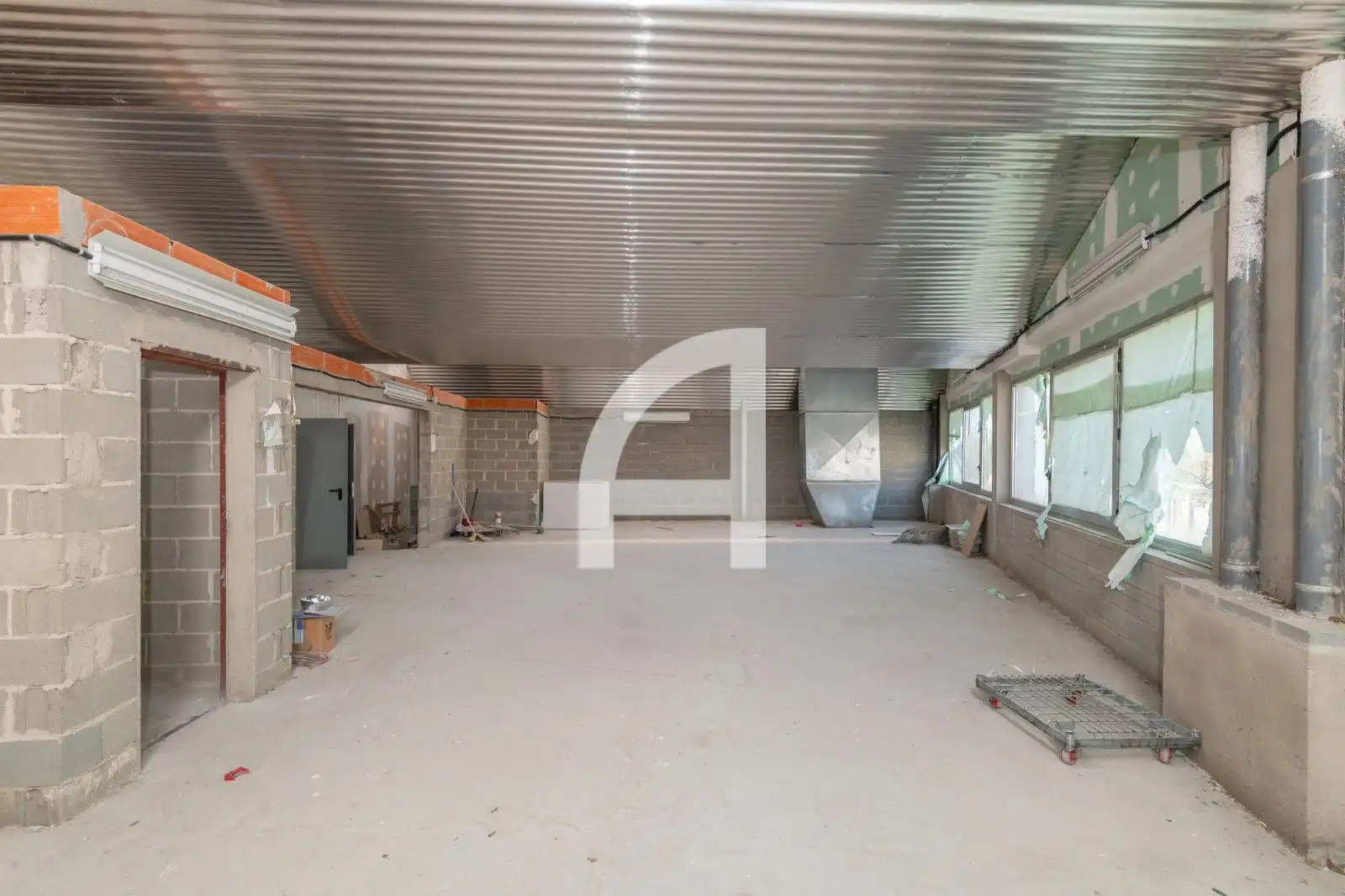 Industrial buildings for rent in Girona