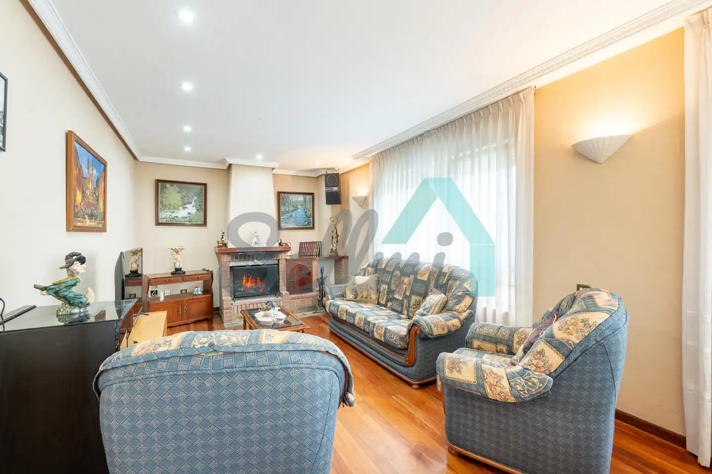 Sala de estar de Casa adosada en venta en El Franco  con Calefacción, Jardín privado y Parquet