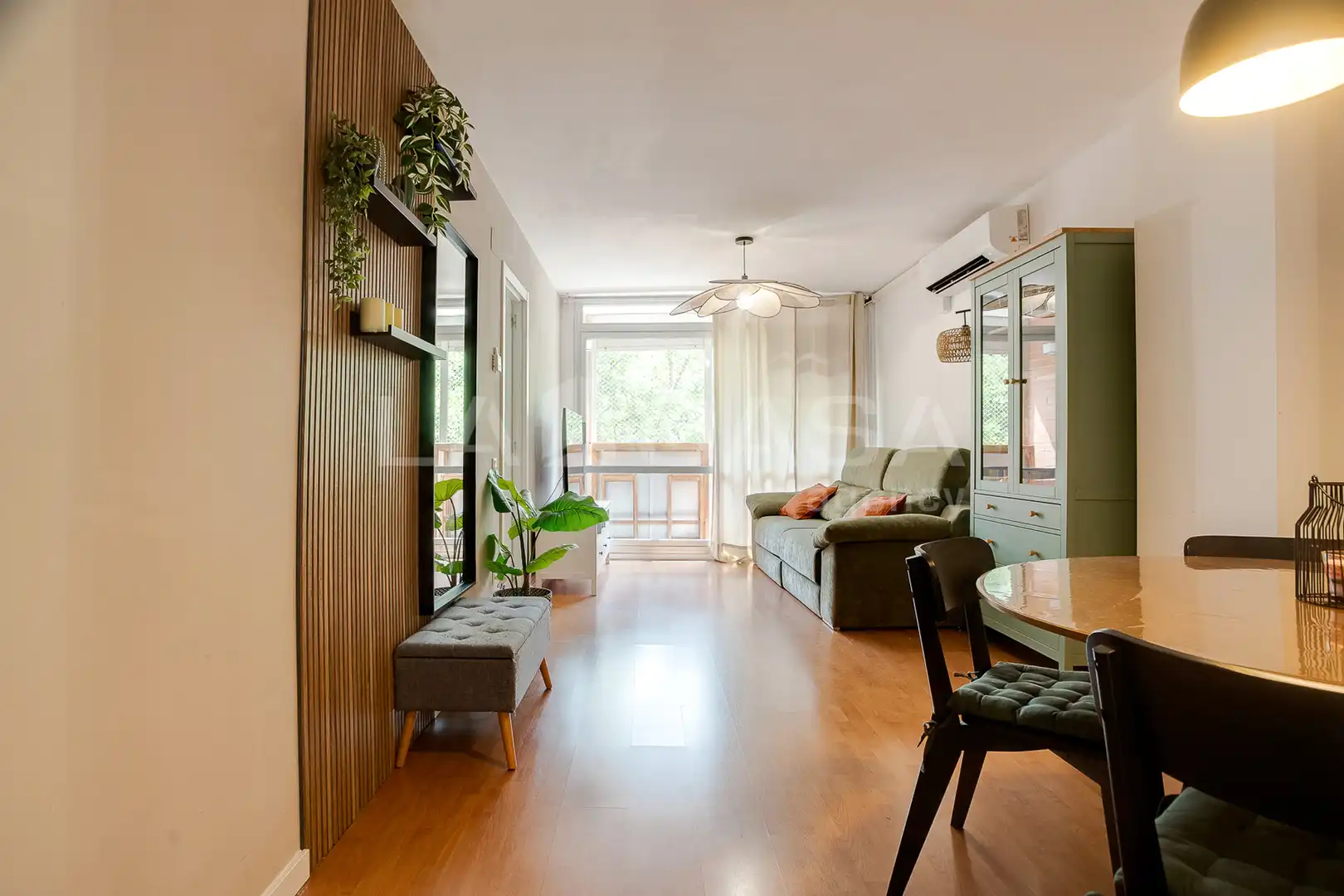 Sala de estar de Piso en venta en Barcelona con Calefacción, Trastero y Balcón