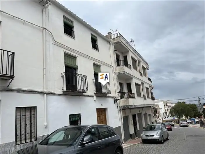 Adossat en venda a Luque