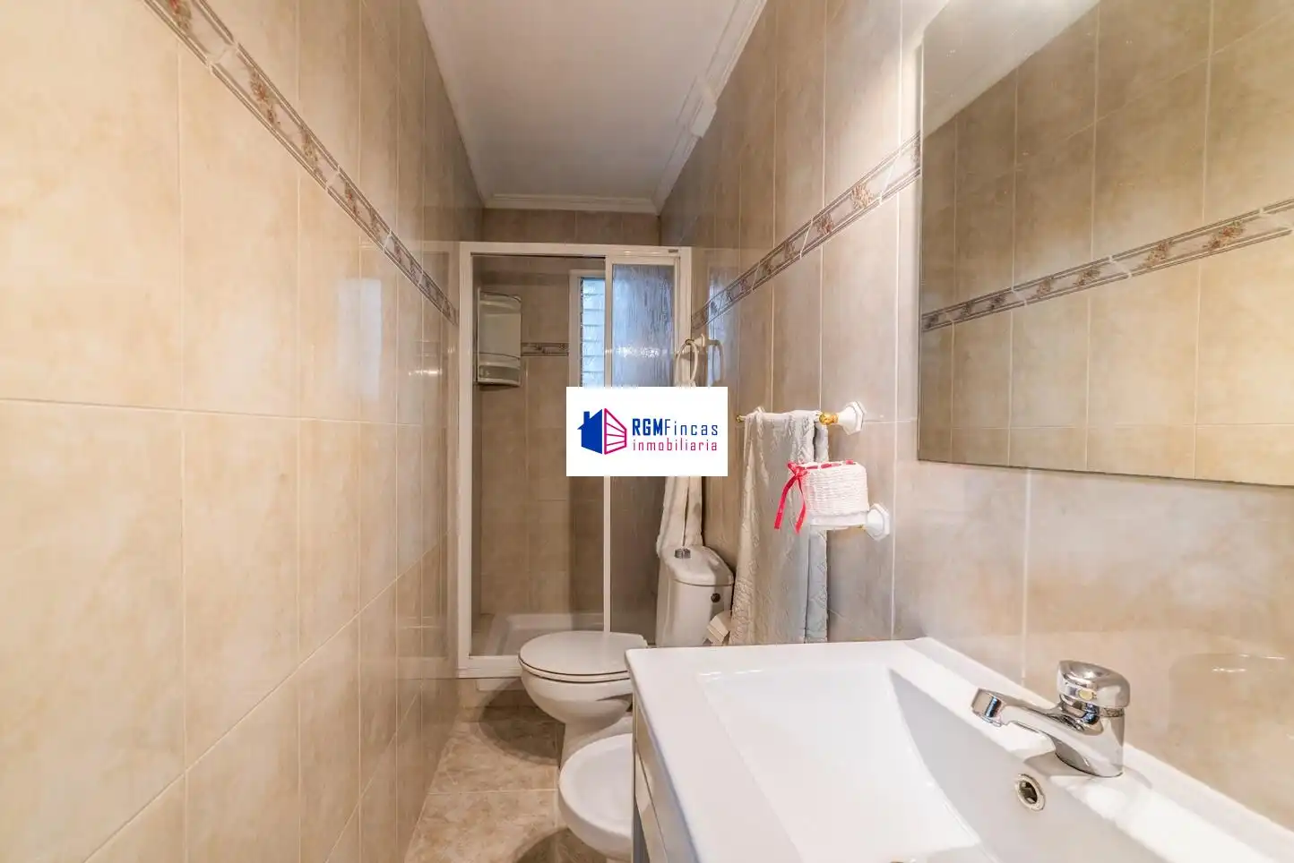Baño de Piso en venta en Sevilla con Aire acondicionado