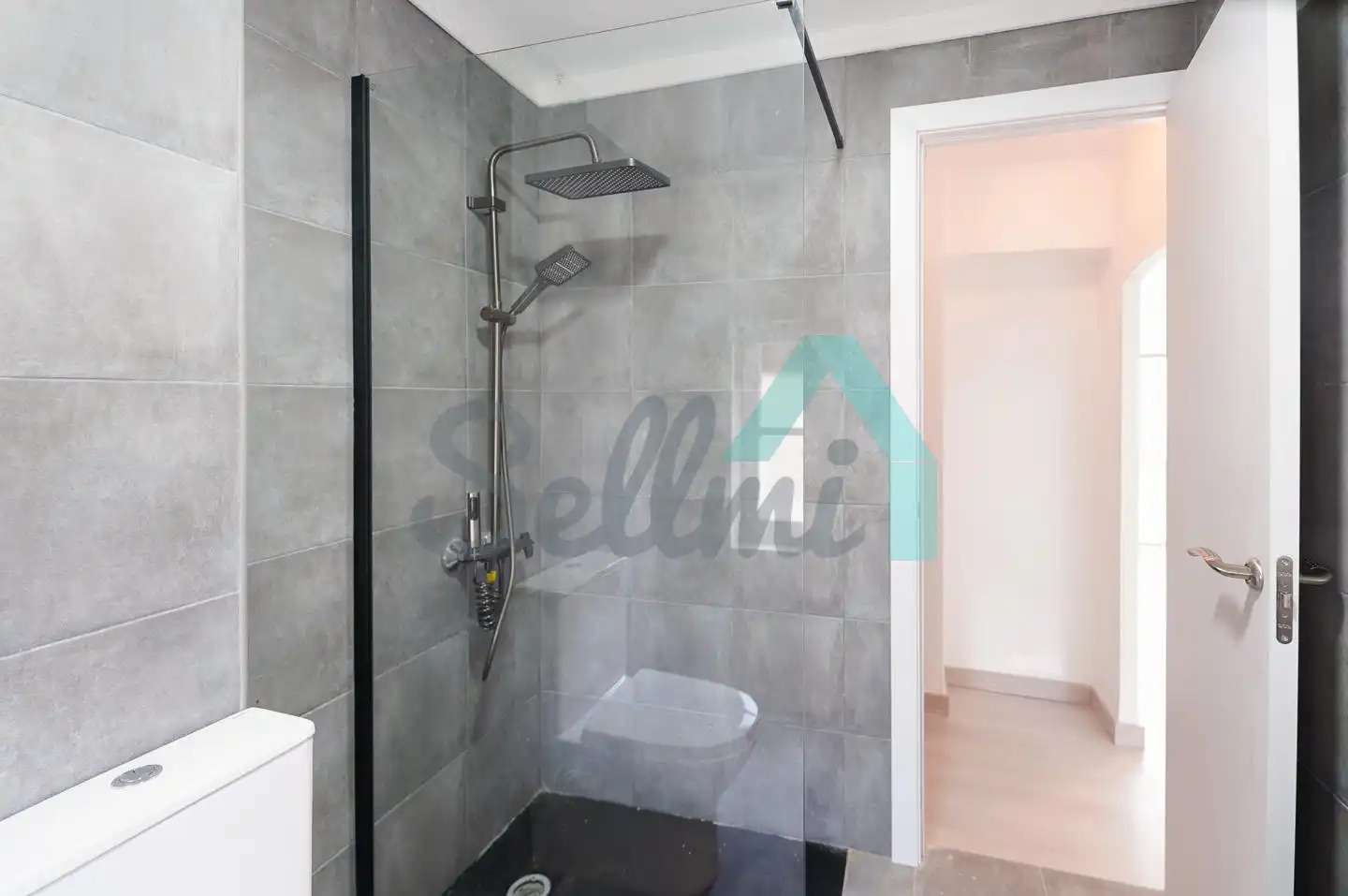 Badezimmer von Wohnung zum Verkauf in Aller mit Terrasse
