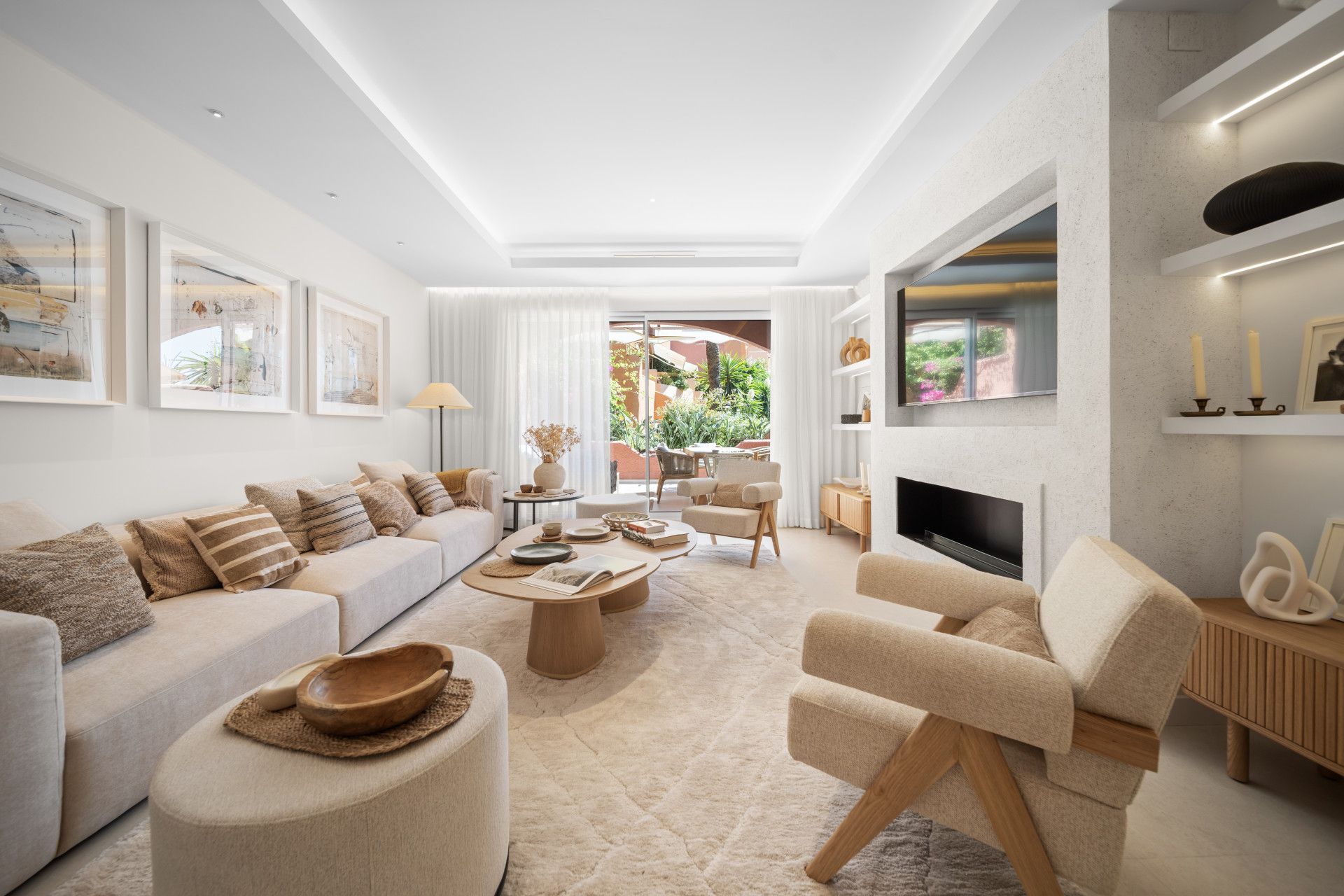 Sala d'estar de Casa adosada en venda en Marbella amb Terrassa, Traster i Piscina