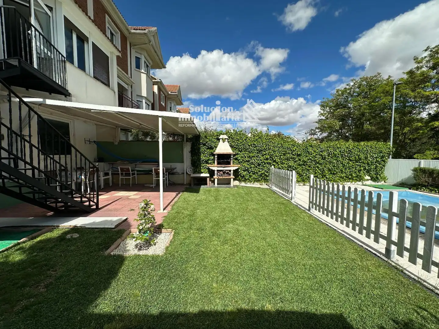 Jardín de Casa adosada en venta en Cabrerizos con Calefacción, Terraza y Piscina