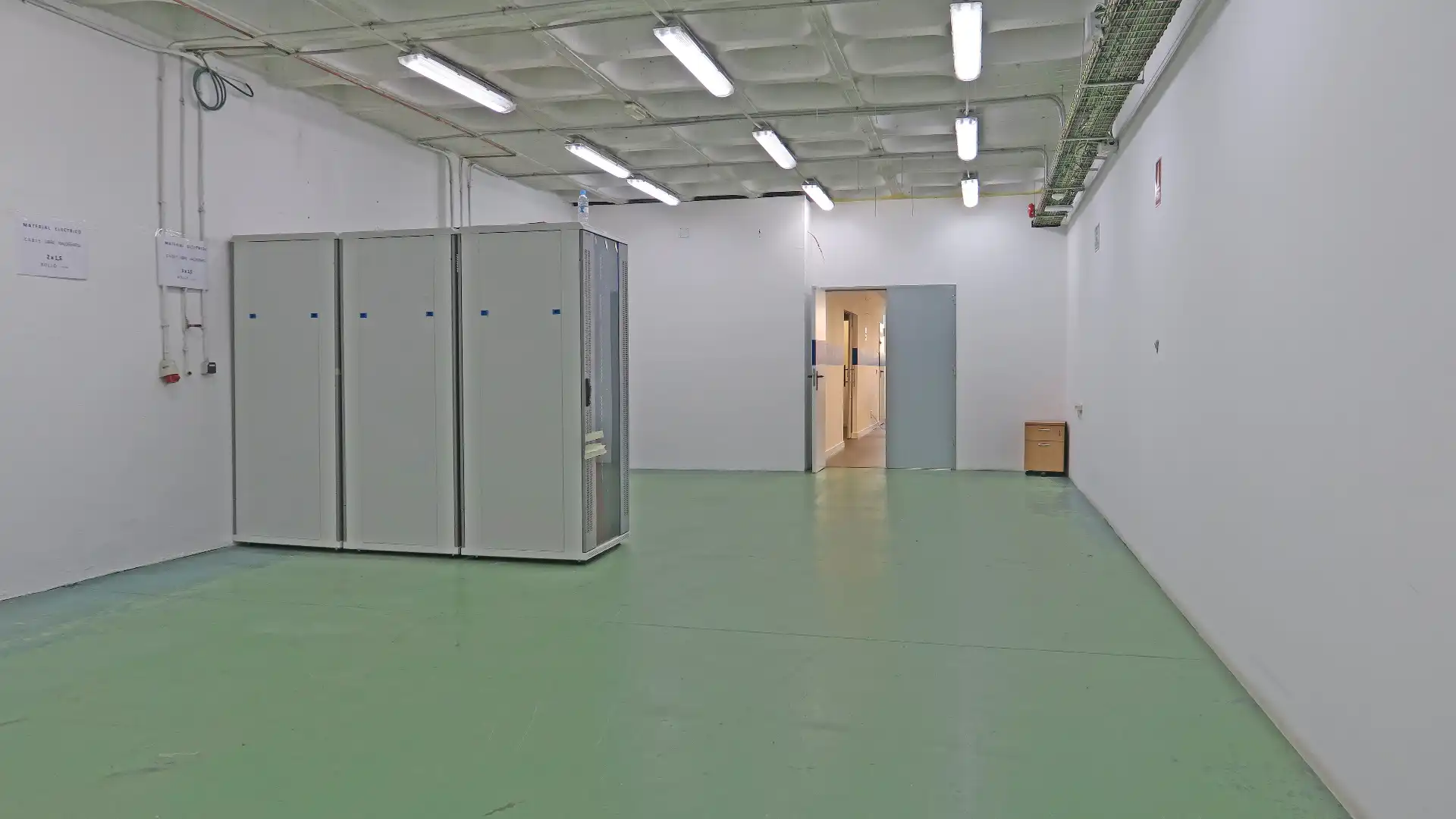 Office for sale in Madrid  with Air Conditioner, Heating and Internet