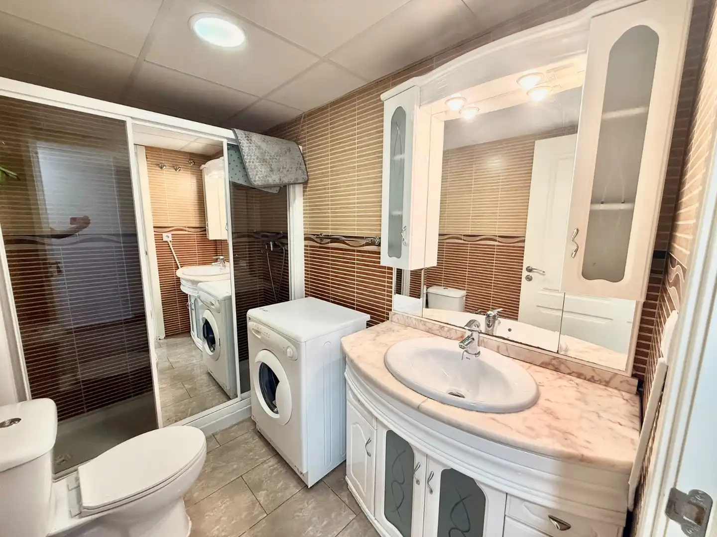 Bathroom of Apartments for rent in Benidorm  with Furnished