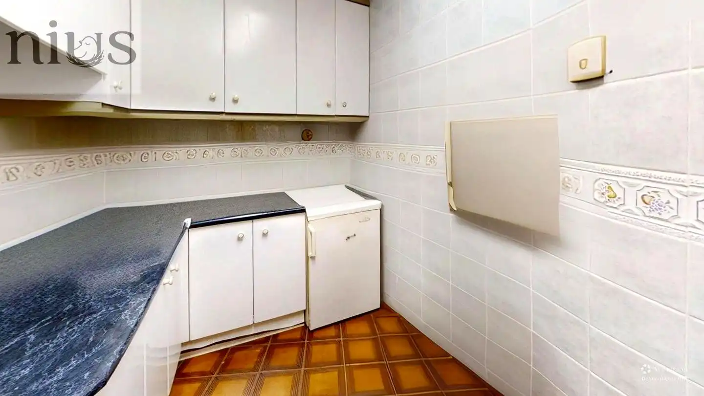 Cuina de Oficina de lloguer en Silla amb Aire condicionat