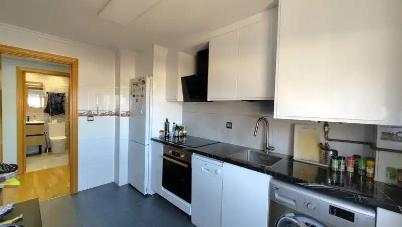 Küche von Wohnung zum Verkauf in San Andrés del Rabanedo mit Heizung, Privatgarten und Parkett