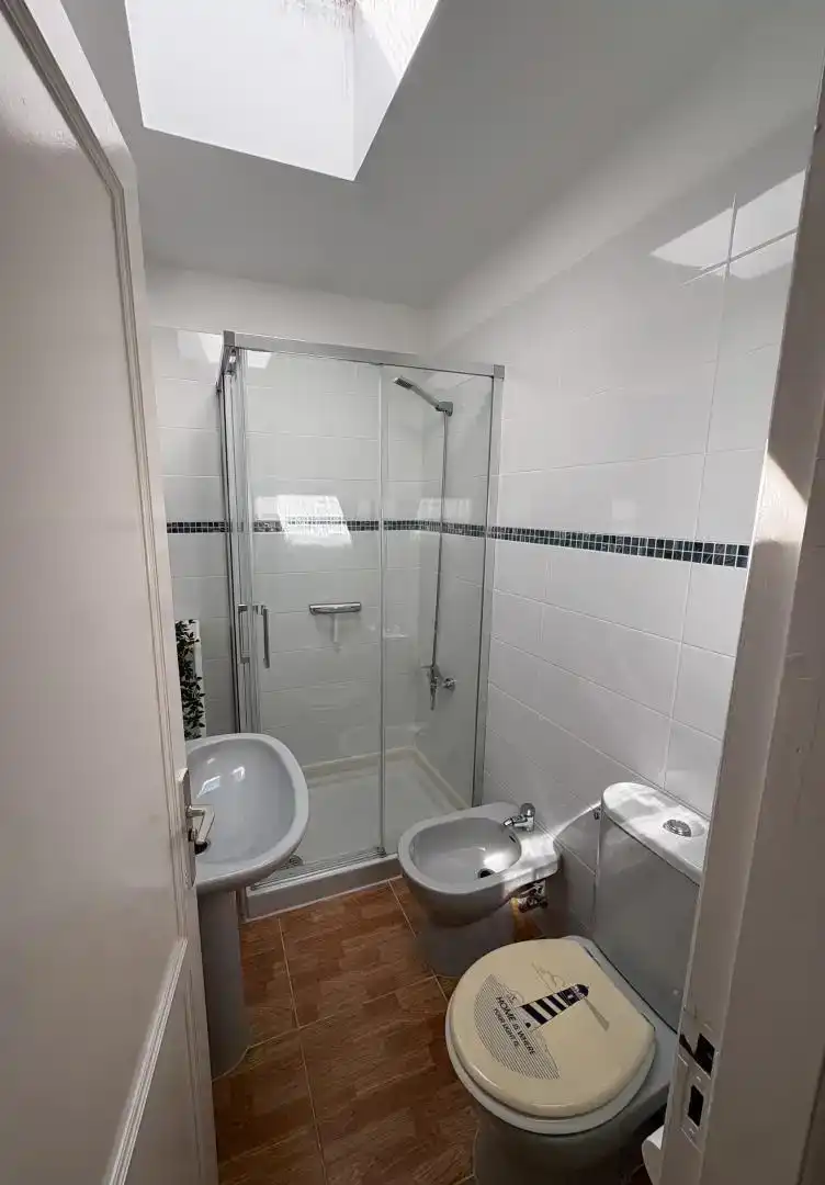 Badezimmer von Wohnung zur Miete in San Bartolomé de Tirajana mit Klimaanlage, Schwimmbad und Balkon