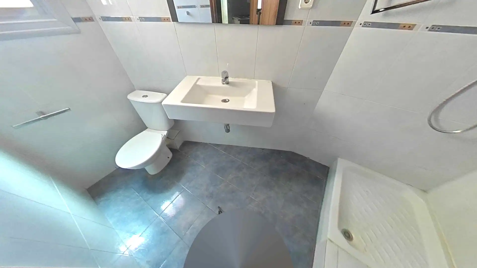 Baño de Piso en venta en Badalona con Calefacción, Terraza y Balcón