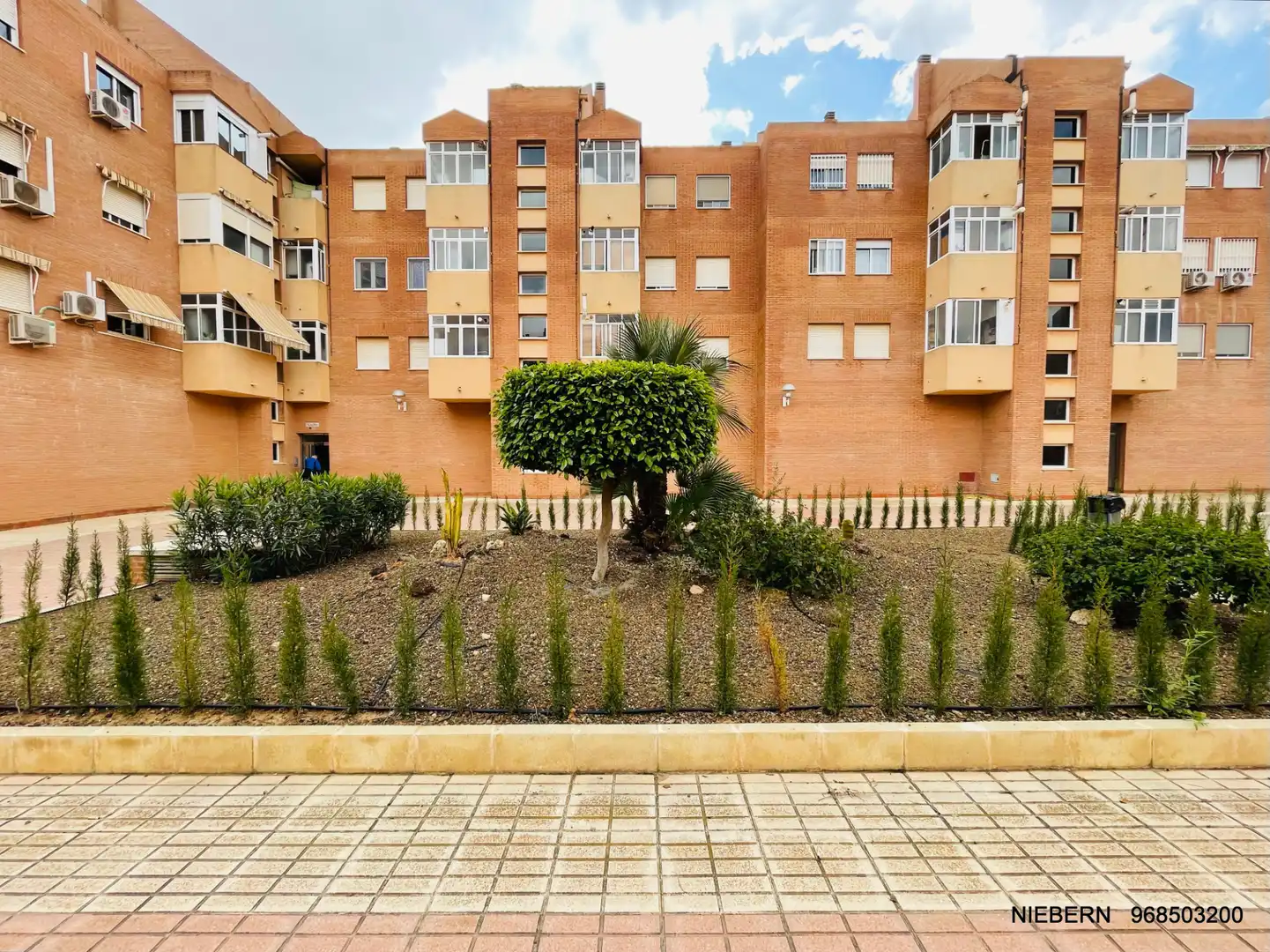 Flat with terrace to rent in Avenida de Venecia, imagen 47