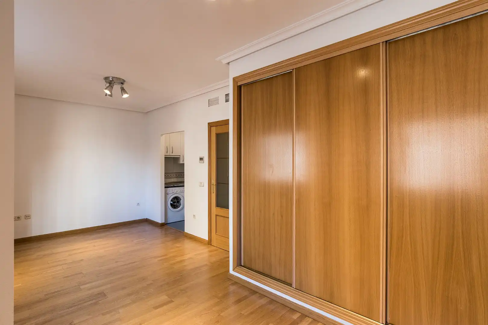 Habitación de Apartamento en venta en Carabanchel