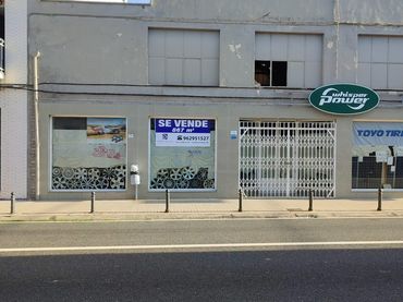 Locale commerciale in vendita a Palmera