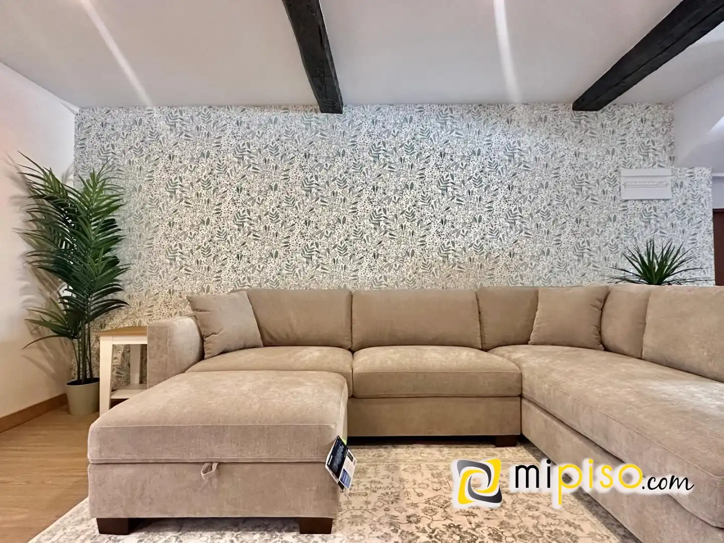 Sala de estar de Piso en venta en Laredo con Calefacción, Amueblado y Balcón