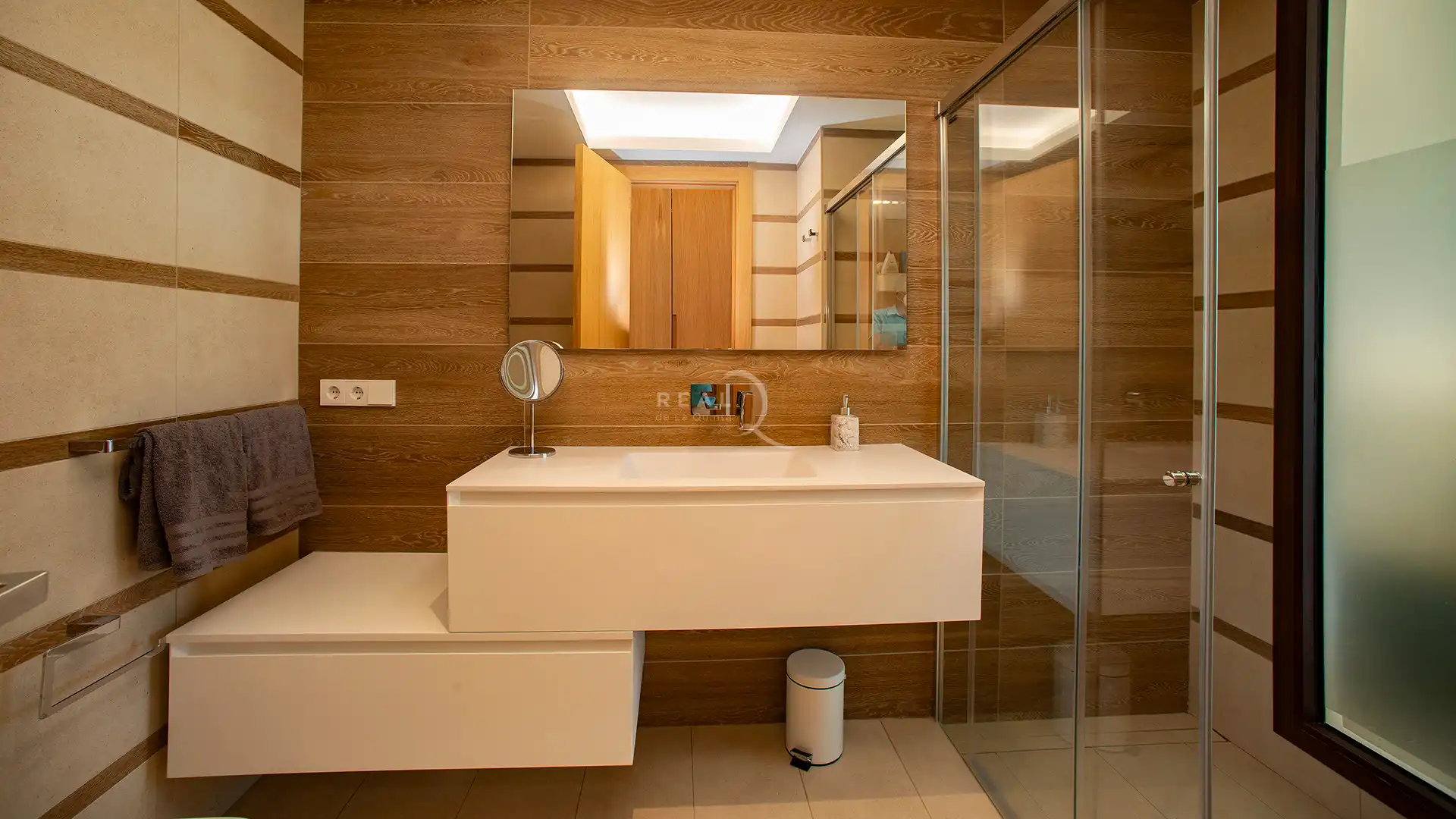 Baño de Piso de alquiler en Benahavís con Aire acondicionado, Calefacción y Jardín privado