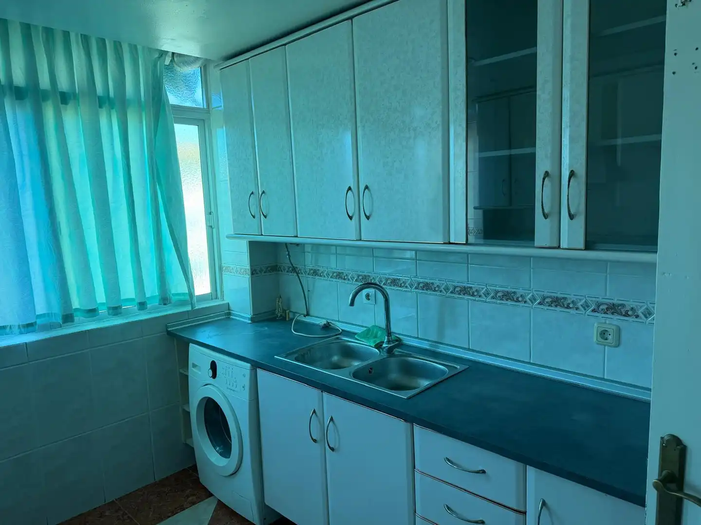 Piso con terraza en venta en Peligros, imagen 2