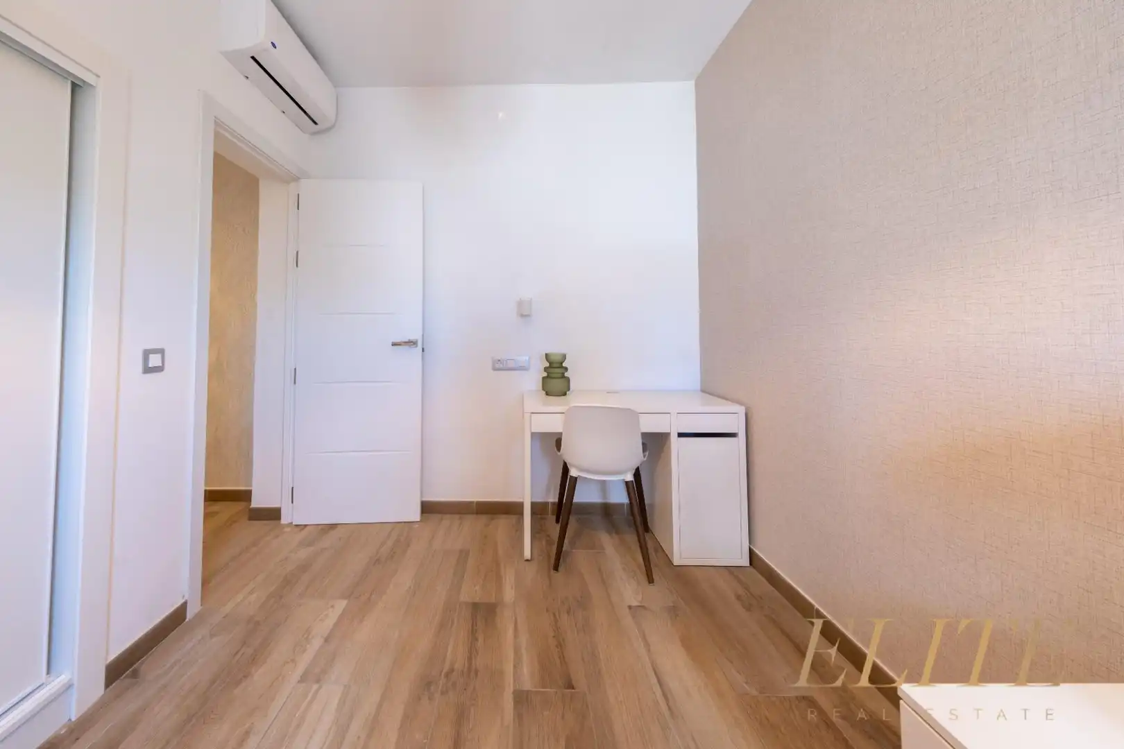 Bedroom of Detached homes for sale in San Bartolomé de Tirajana  with Air Conditioner, Private garden and Terrace