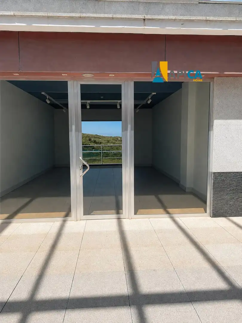 Local en venda en Sotogrande amb Aire condicionat