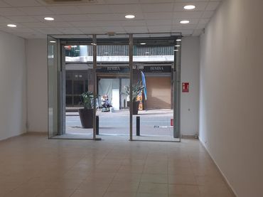 Local comercial en alquiler en Les Roquetes