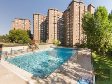 Flat with pool for sale in Calle de Fermín Caballero