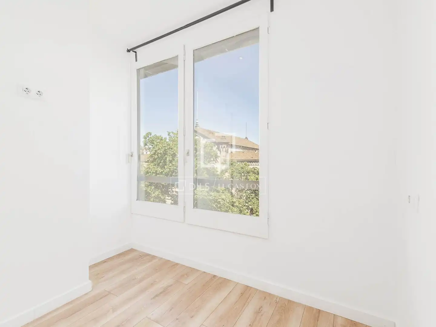 Vista exterior de Piso en venta en Barcelona con Aire acondicionado y Calefacción