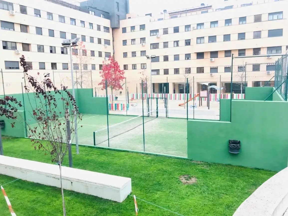 Vista exterior de Piso en venta en Valdemoro con Aire acondicionado, Calefacción y Piscina comunitaria