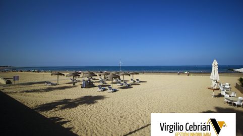 VC1153. EXCLUSIVA VIVIENDA JUNTO A LA PLAYA DE REGLA CON VISTAS AL MARDescubre esta magnífica oportunidad de vivir o invertir en u