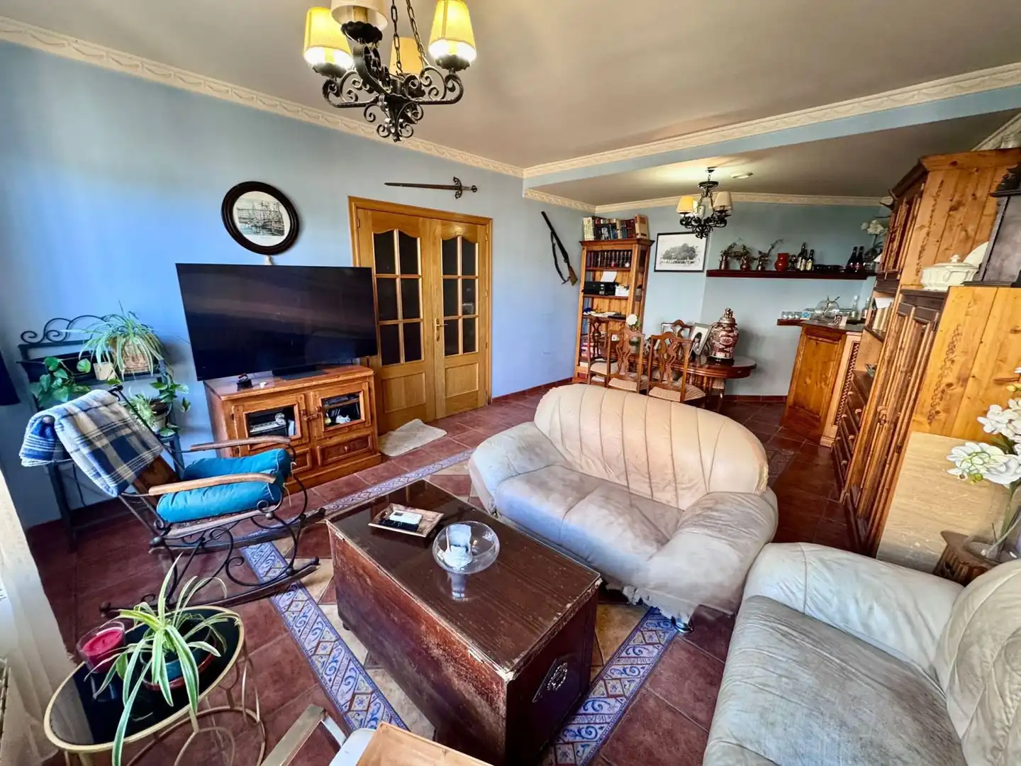 Living room of Detached homes for sale in Valdepeñas  with Air Conditioner and Heating